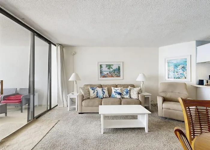 Oceanfront With A Shaded Balcony Ac Wifi Laundry & Shared Pool *