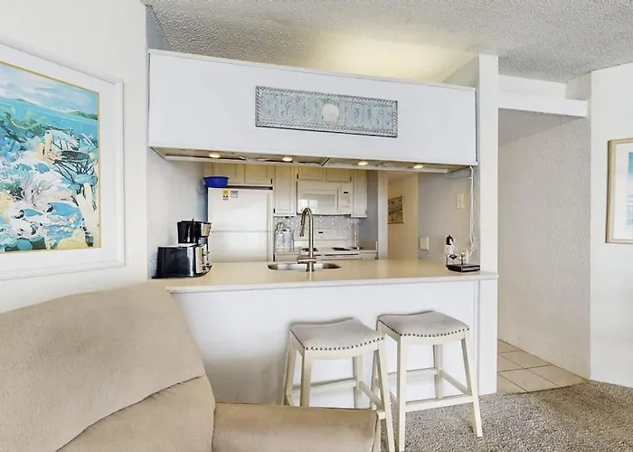 Oceanfront With A Shaded Balcony Ac Wifi Laundry & Shared Pool Holiday home