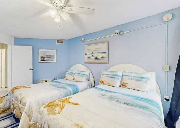 Oceanfront With A Shaded Balcony Ac Wifi Laundry & Shared Pool Holiday home